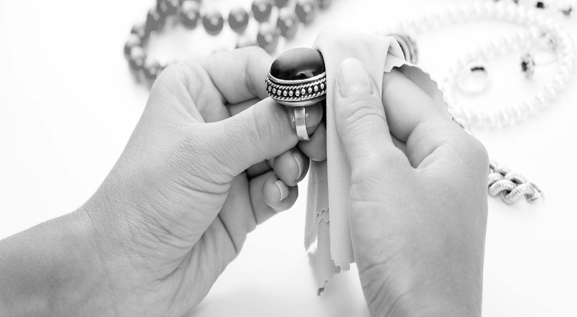 Nettoyer bijoux, or, nettoyage bijoux argent, perles, bijouterie