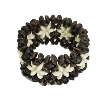 Bracelet femme en perles de bois brun chocolat orné de fleurs ivoire en relief