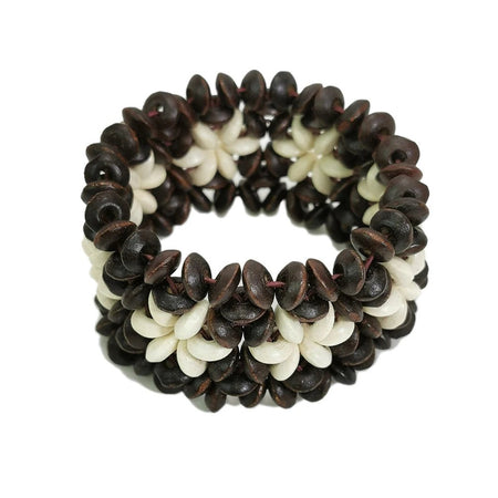 Bracelet femme en perles de bois brun chocolat orné de fleurs ivoire en relief
