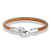 Bracelet homme cuir beige rigide doté d'un fermoir menotte aimanté argenté
