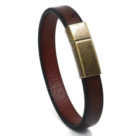 Bracelet homme en cuir marron avec une bande dotée d'un fermoir rectangulaire doré vieilli brossé