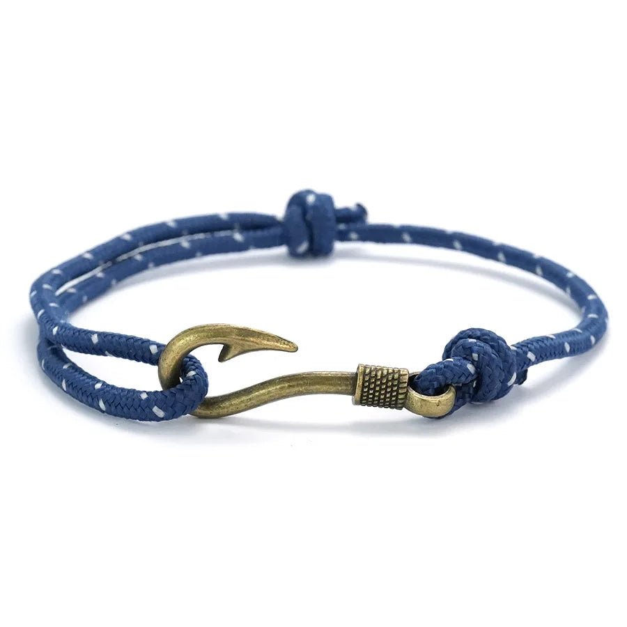 Bracelet homme marin cordon nylon tressé bleu, ponctué de fils blancs avec un fermoir hameçon doré vieilli