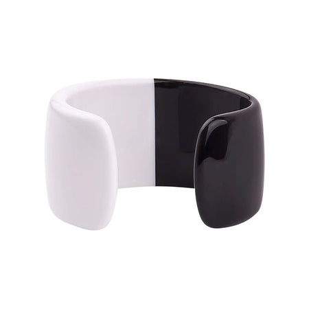 Bracelet manchette ouvert pour femme en acrylique bicolore noir et blanc à finition ultra-lustrée effet miroir