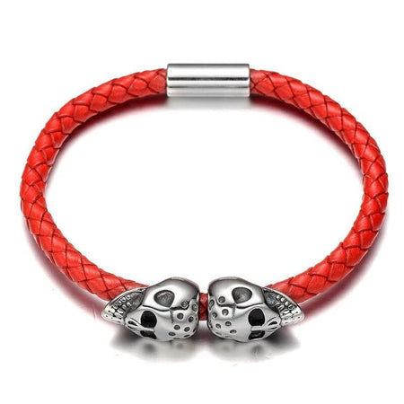 Bracelet cuir rouge tressé homme avec têtes de mort métalliques gravées style biker rebelle