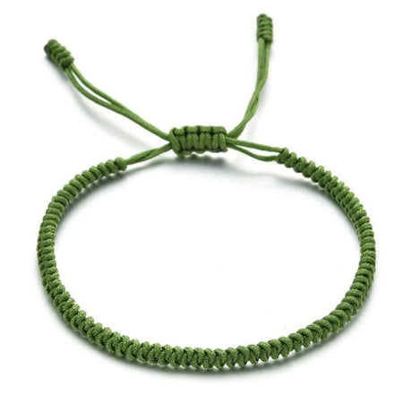 Bracelet en cordon vert tressage régulier ajustable fermoir macramé coulissant